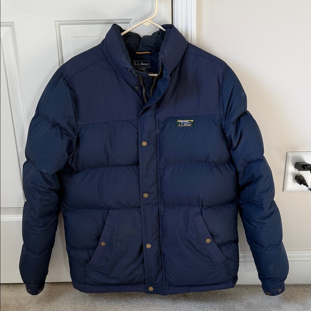 L.L. Bean Men's Medium Downtek Deep Blue Puffer Coat